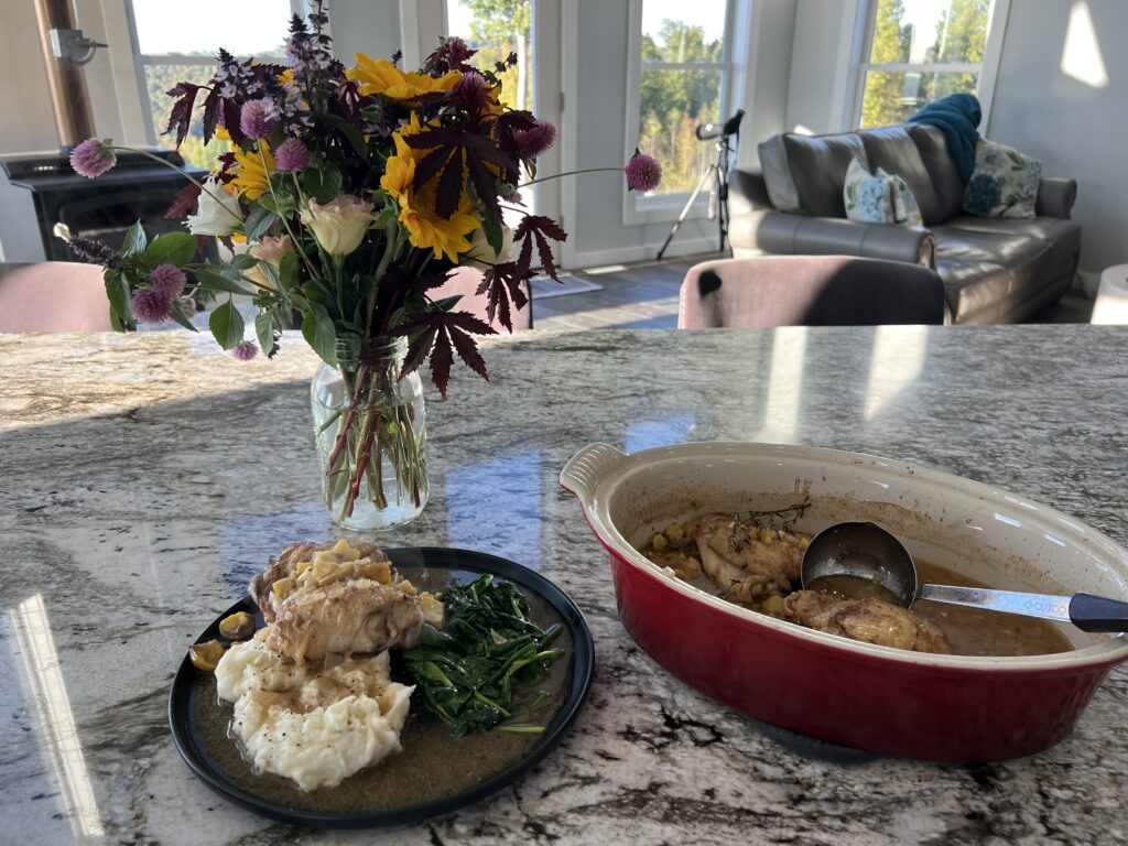 Kentucky-style braised chicken with fresh chestnuts served with bread and flowers